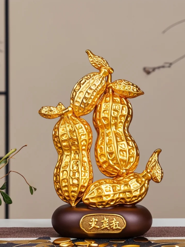 这是一个喜庆的摆件,遇到金花生,好事会发生,寓意吉祥如意,金花生伴