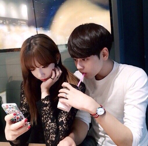 有人看见桃花,情不自禁地就希望自己今年走桃花运,抱得美人归.