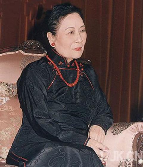 民国时期第一夫人的宋美龄,她的生活习惯是非常糟糕的,她