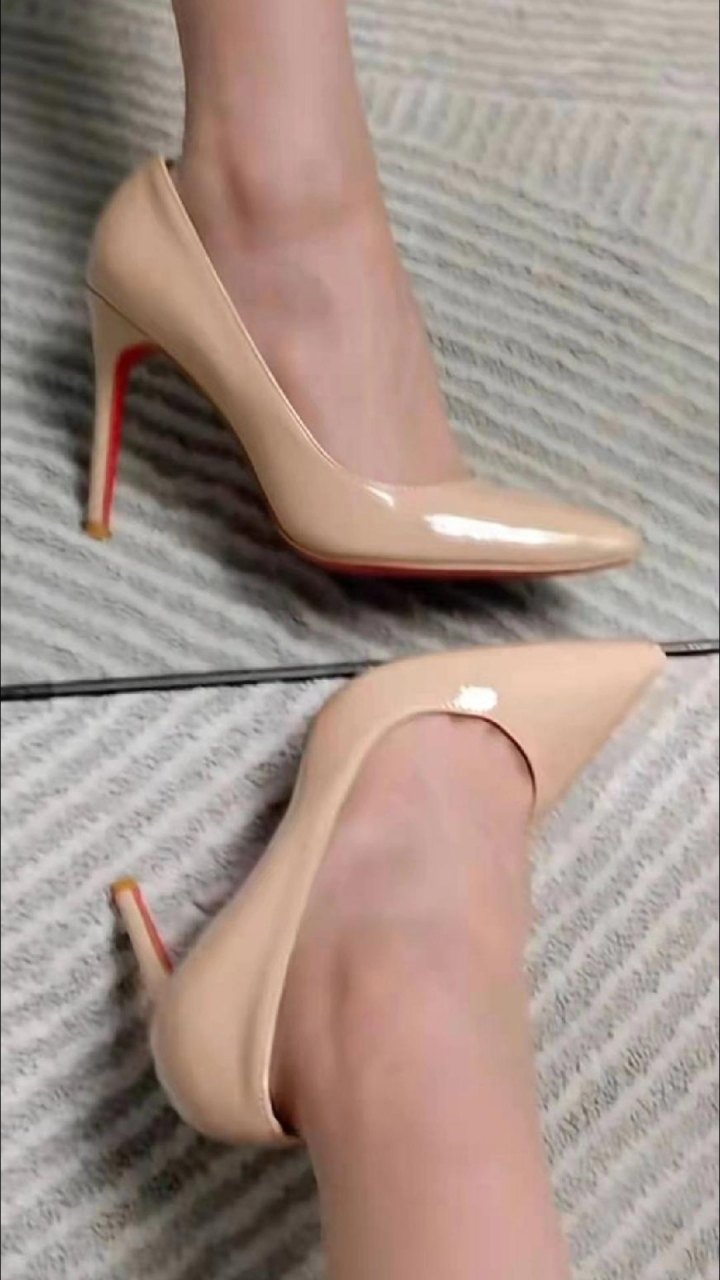 有喜欢玩儿水的吗#丝袜# #高跟鞋