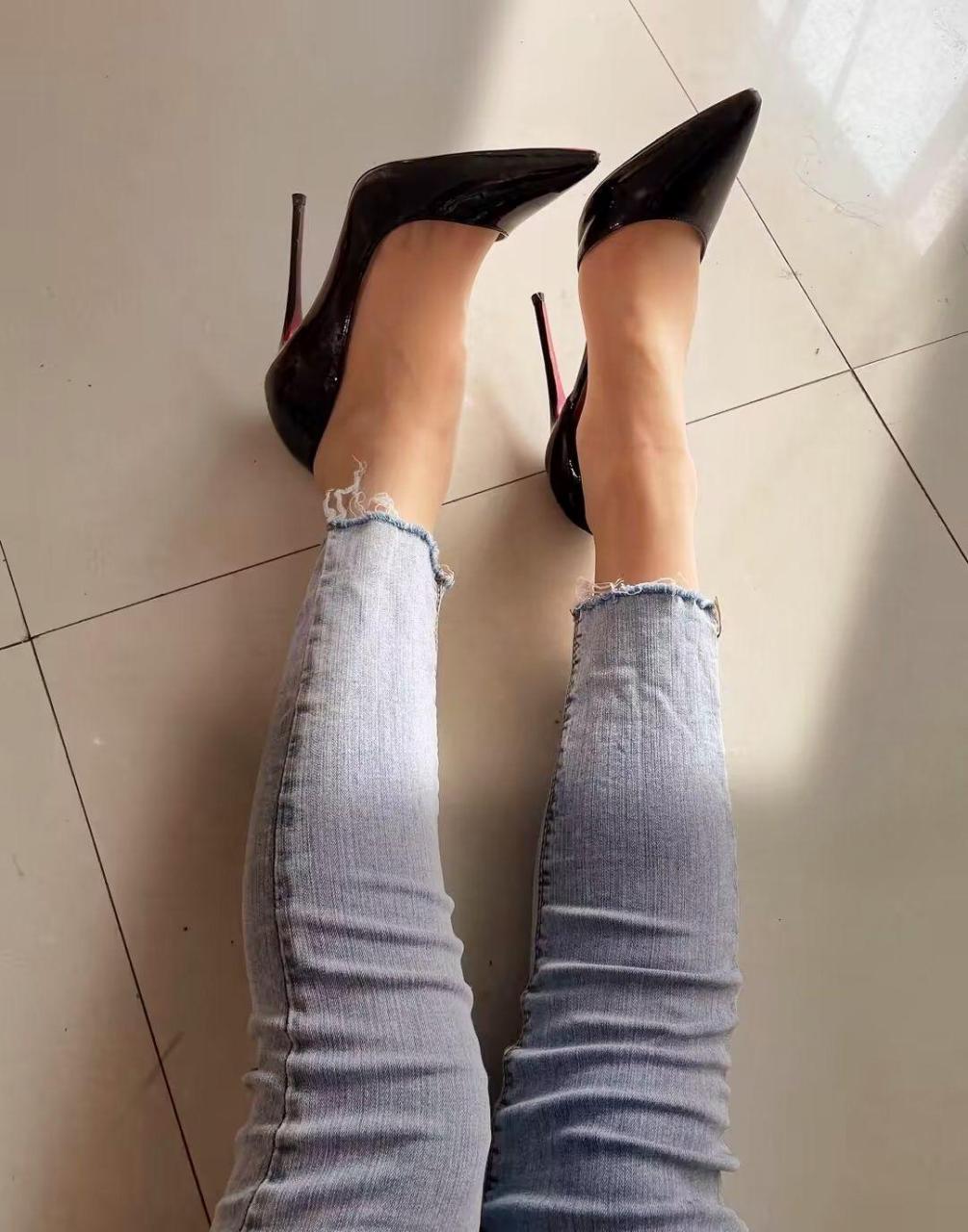 你们喜欢的库里丝#丝袜# #高跟鞋