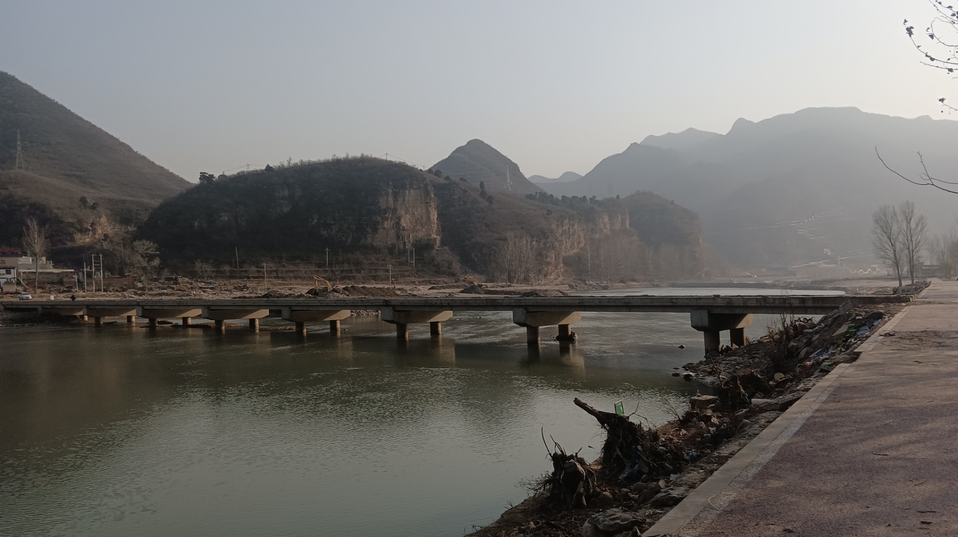 燕赵大地.太行山麓.