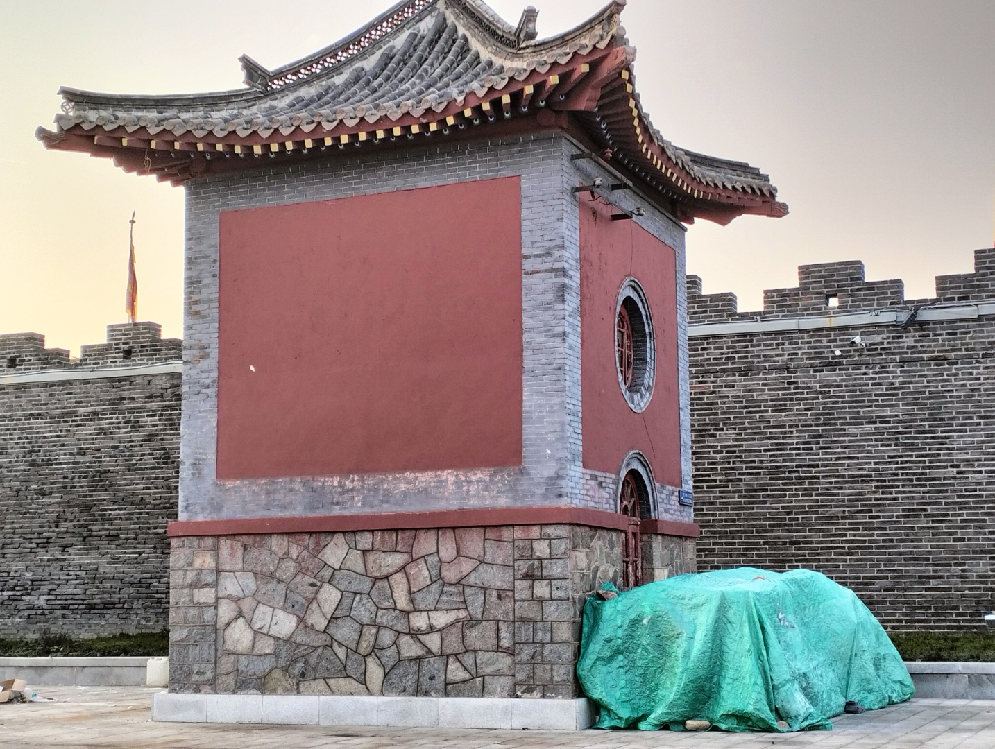 岱庙北门 99探秘城市之心,遇见被遗忘的古老建筑92  95在城市的