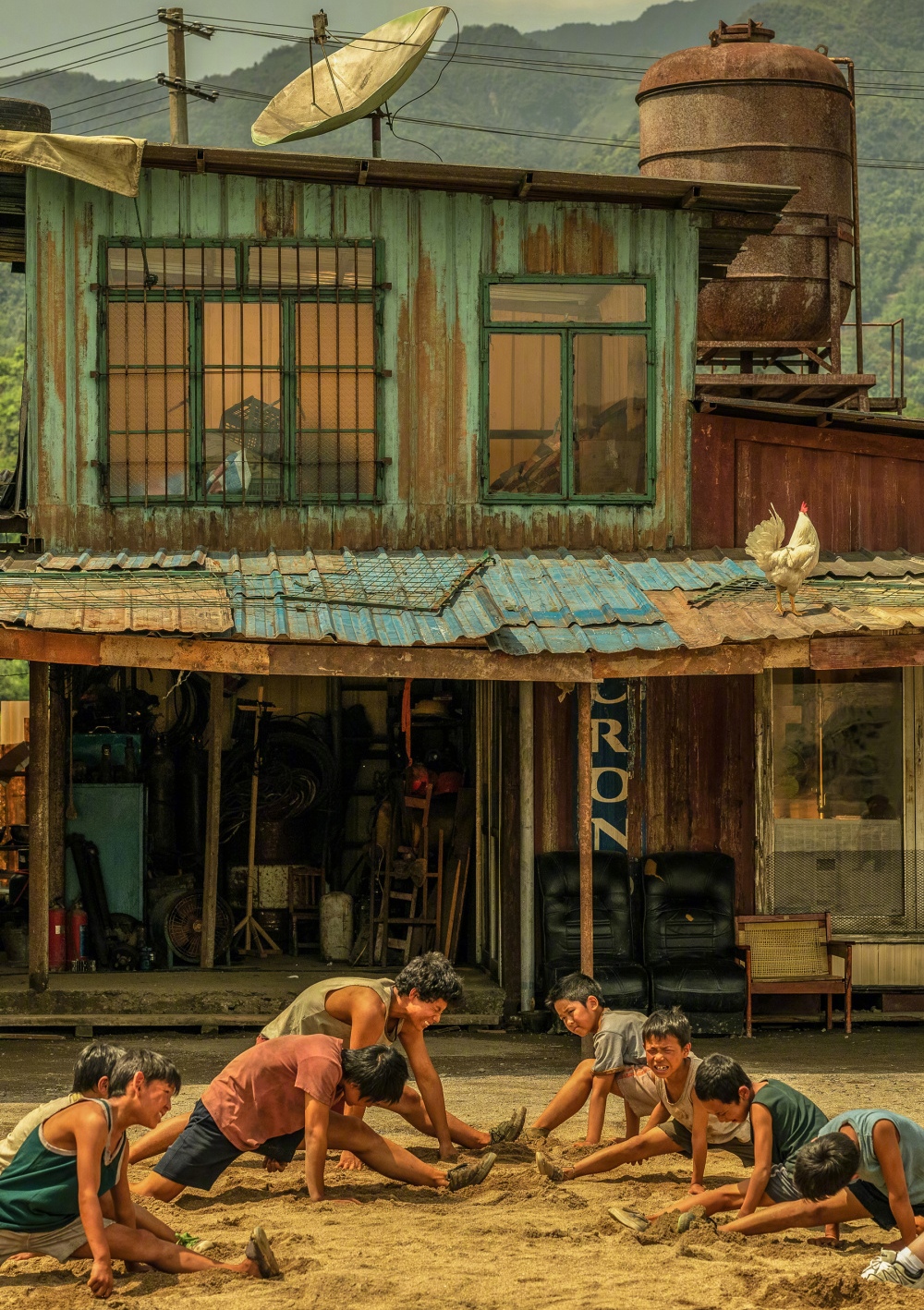 王宝强导演的第二部电影八角笼中定档,讲的是一个普通人带领一群贫困