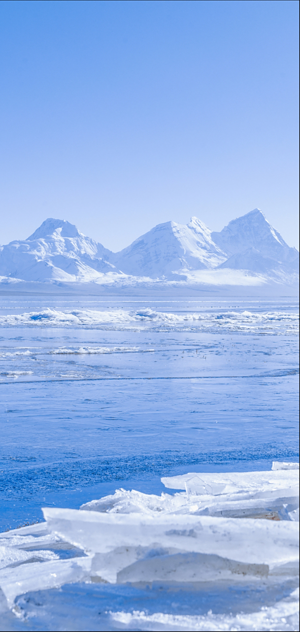 冰雪感风景壁纸 山川湖海的纯净蓝,这样的风格你喜欢吗?