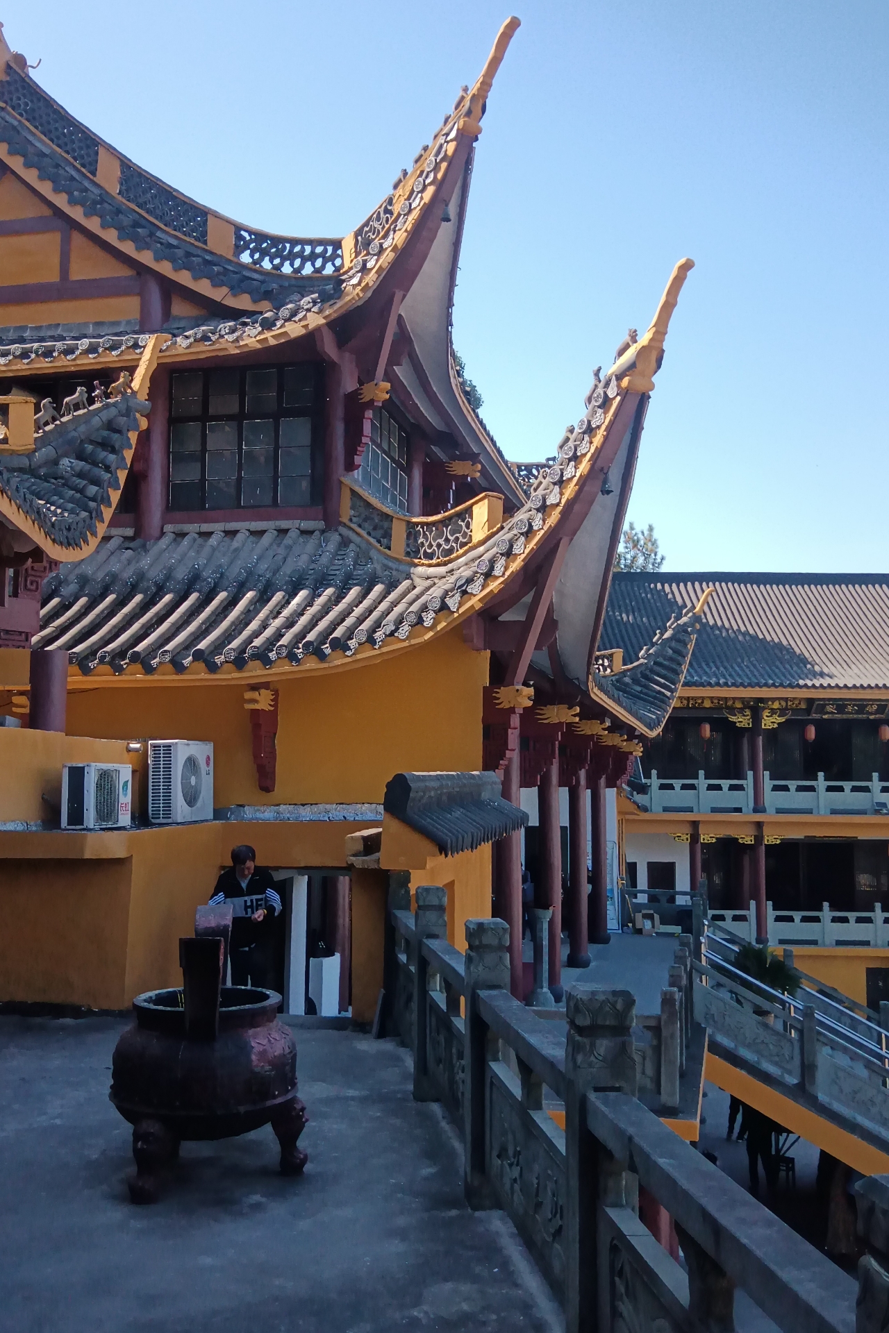 座落在杭州市萧山区通惠中路的瑞峰禅寺,在整个杭州众多寺院当中,也许