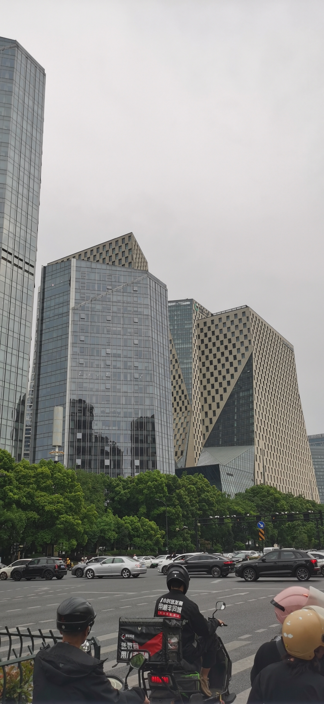 我们应珍惜这来之不易的正常权益. 不是吗?