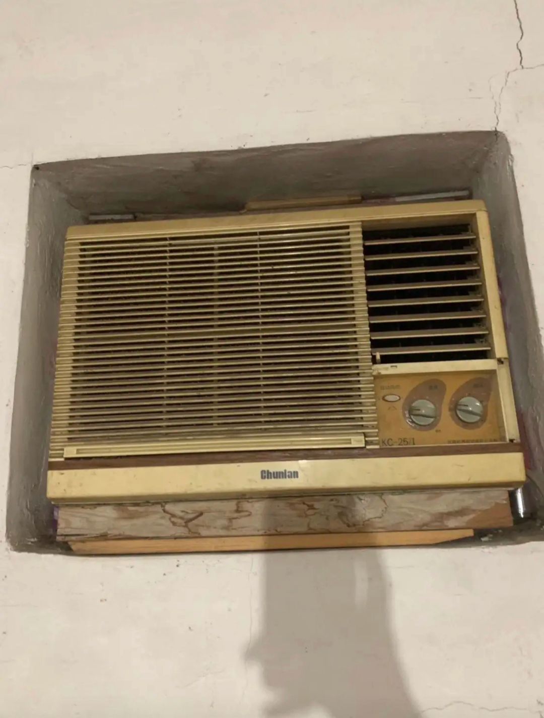 说它是空调里的老古董,一点都不为过啊!