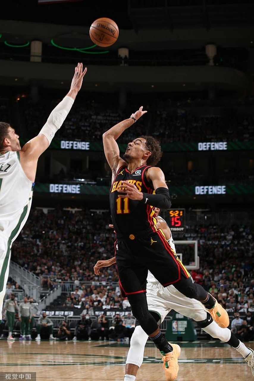 他与老鹰的新秀合约在今明两年都有球队选项,在经过