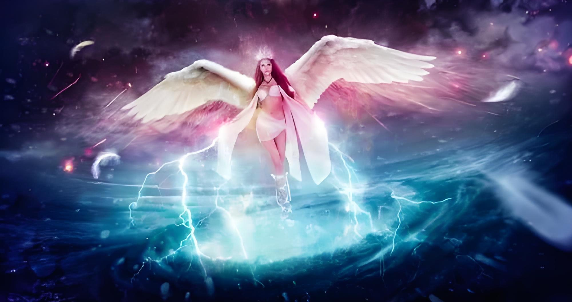 魔鬼,其实并不可怕,可怕的是它披着天使的外衣,以拯救者的名义出现,却