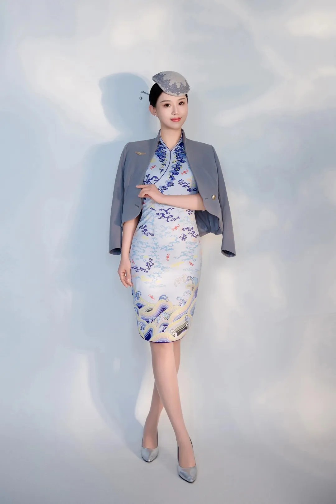 身材容貌极佳的空姐,穿上这身旗袍尽显优雅气质