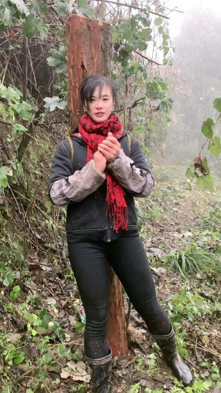 来自四川大凉山的彝族美女,身材颜值如何?