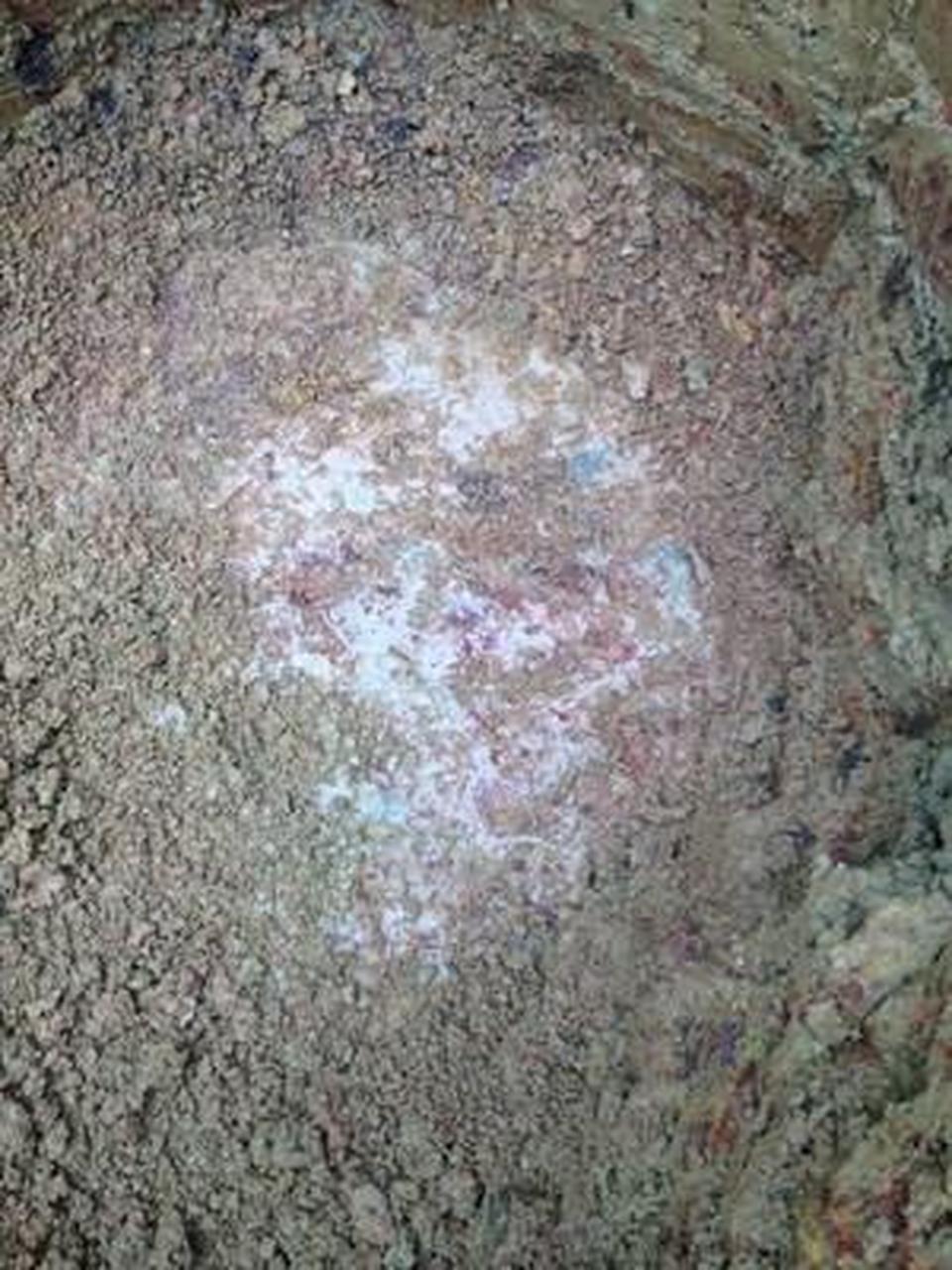 风水  太极晕  亦名太极圈,晕圆,指缠绕穴心的迷蒙水气所形成的微茫隐