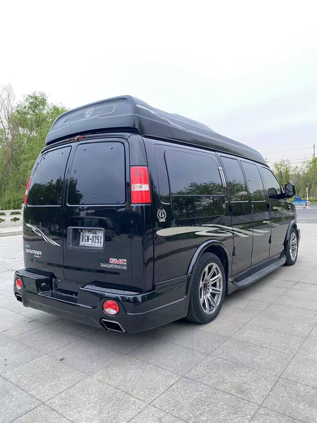 批发十几万大12年6月gmc -萨瓦纳1500s,蓝牌,七座,四驱,原厂改装房车