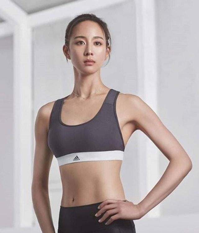 两大运动瘦身的美女代表:张钧甯,张天爱