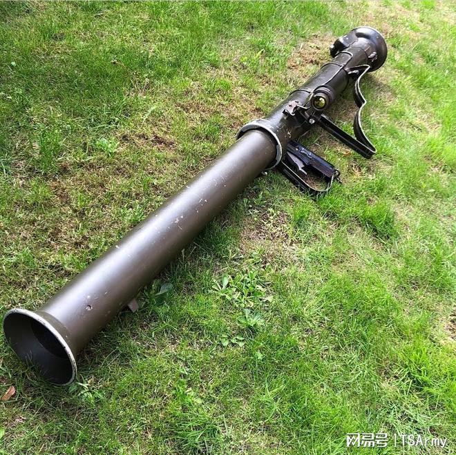 二战最强单兵装备 反坦克最有效的武器 巴祖卡火箭筒