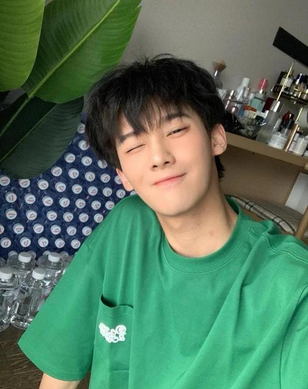 帅哥# 奶狗系男生,能不能抓住你的心