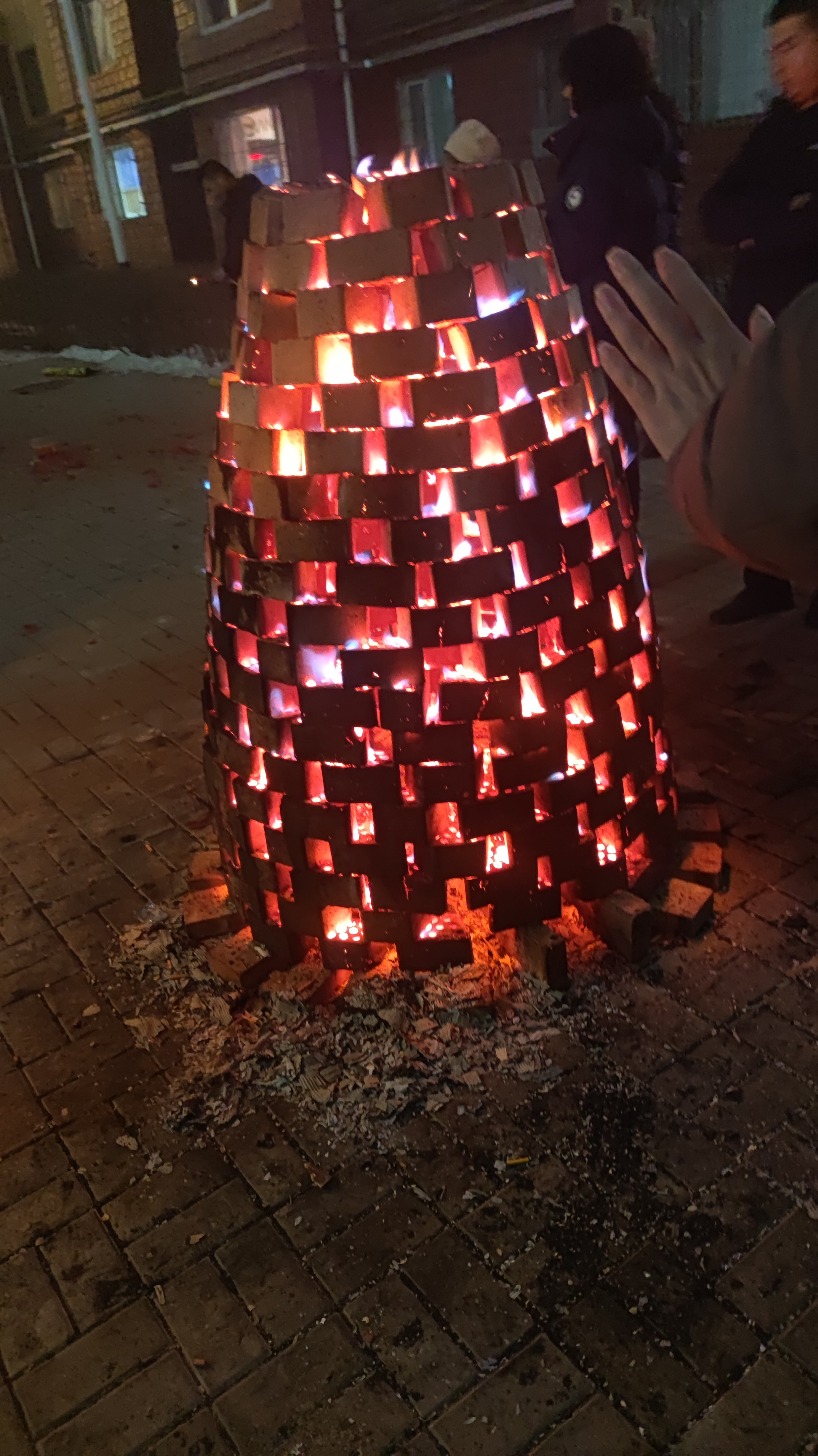 祝自己和兄弟姐妹们,新的一年里,幸福美满,健康平安