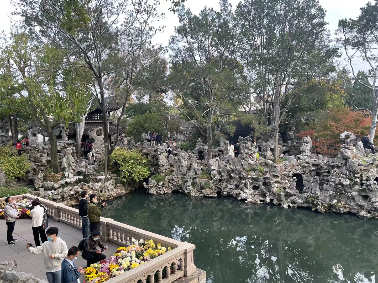 元宵节游园,著名的古老建筑风格,山水相印,展现出古代人民杰出的智慧.