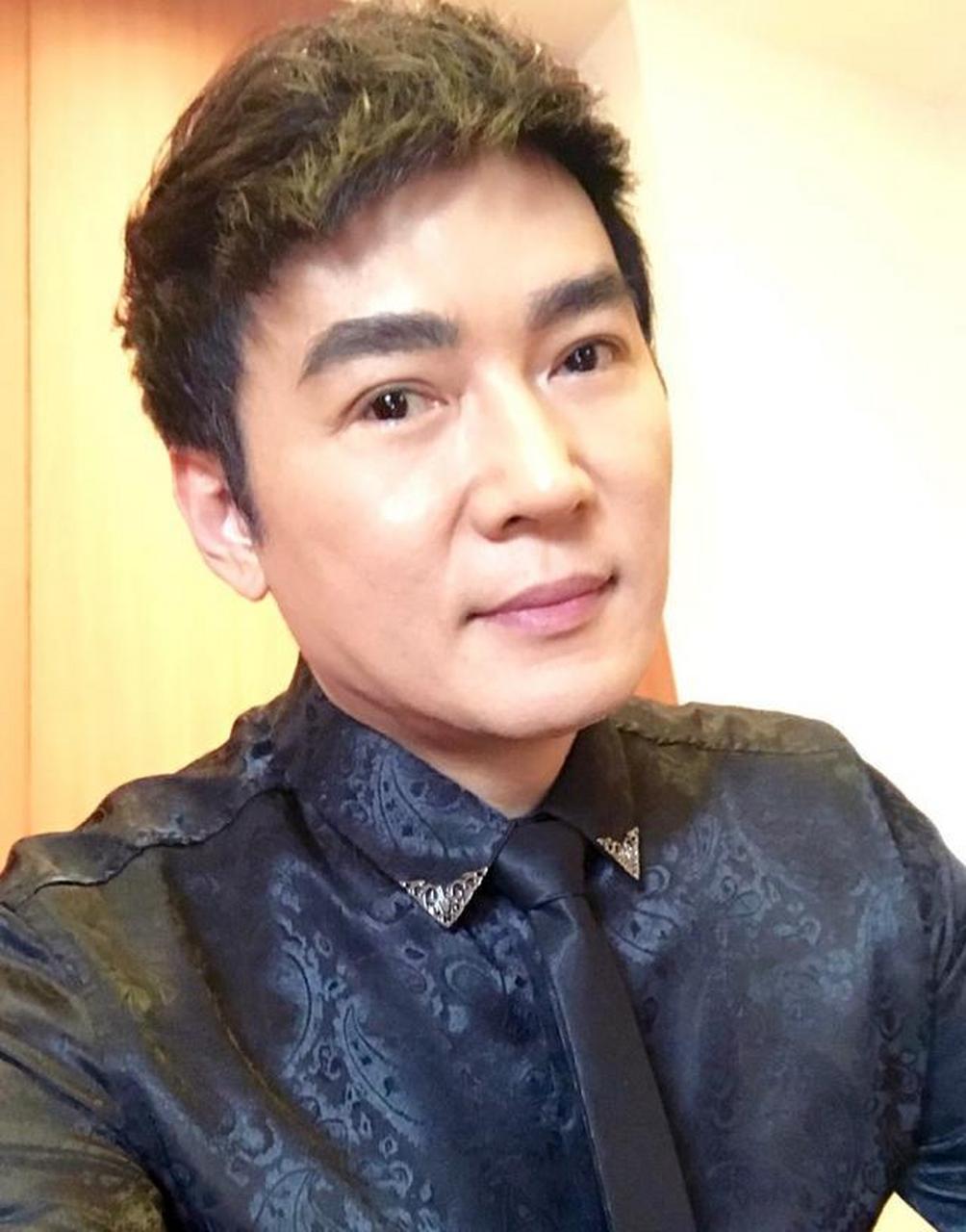 焦恩俊,严屹宽,何家劲三人到底谁更帅.三位年轻时都是顶级美男子.