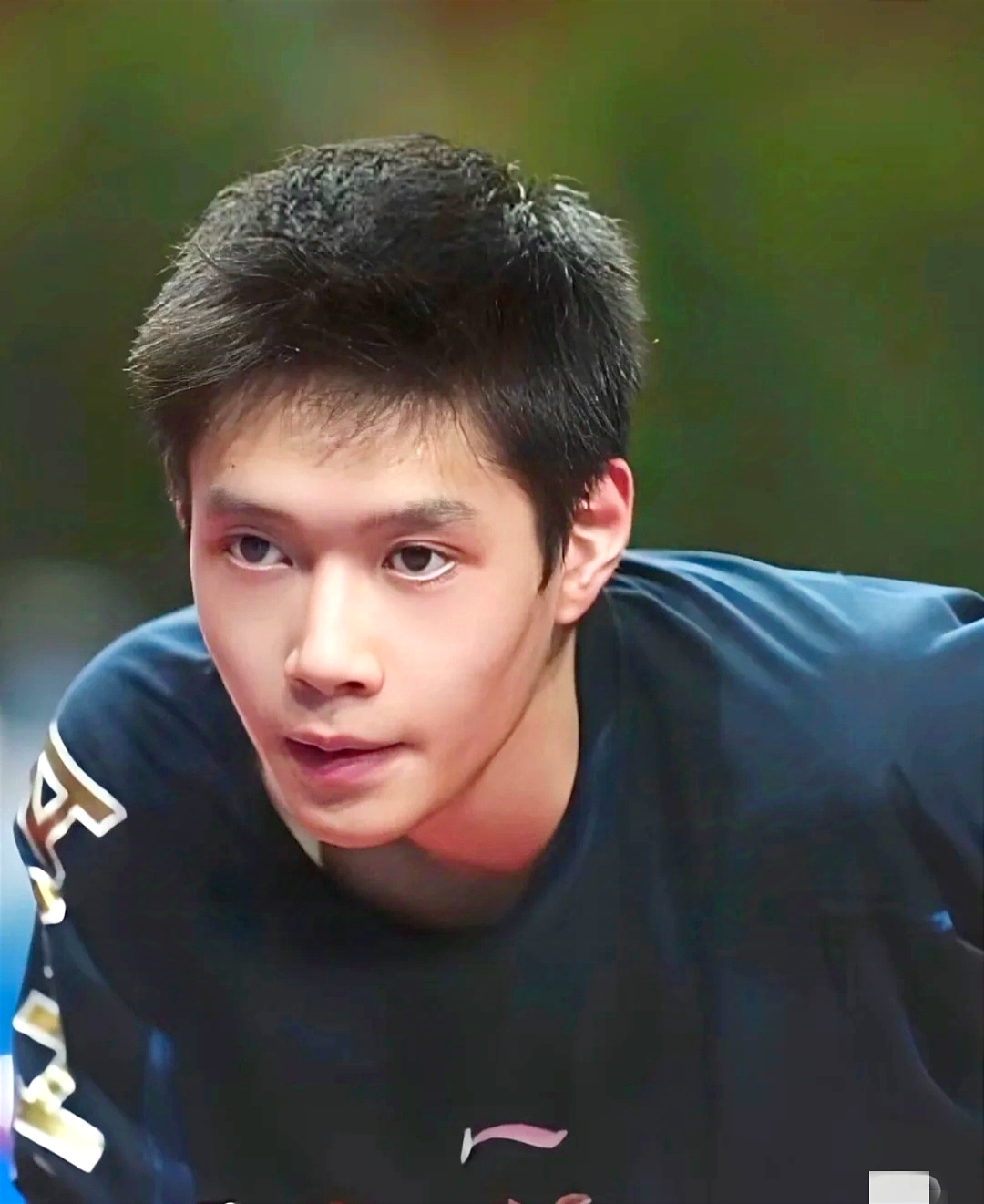 孙颖莎的教练邱贻可,年轻时那可是帅得惊人的大帅哥!