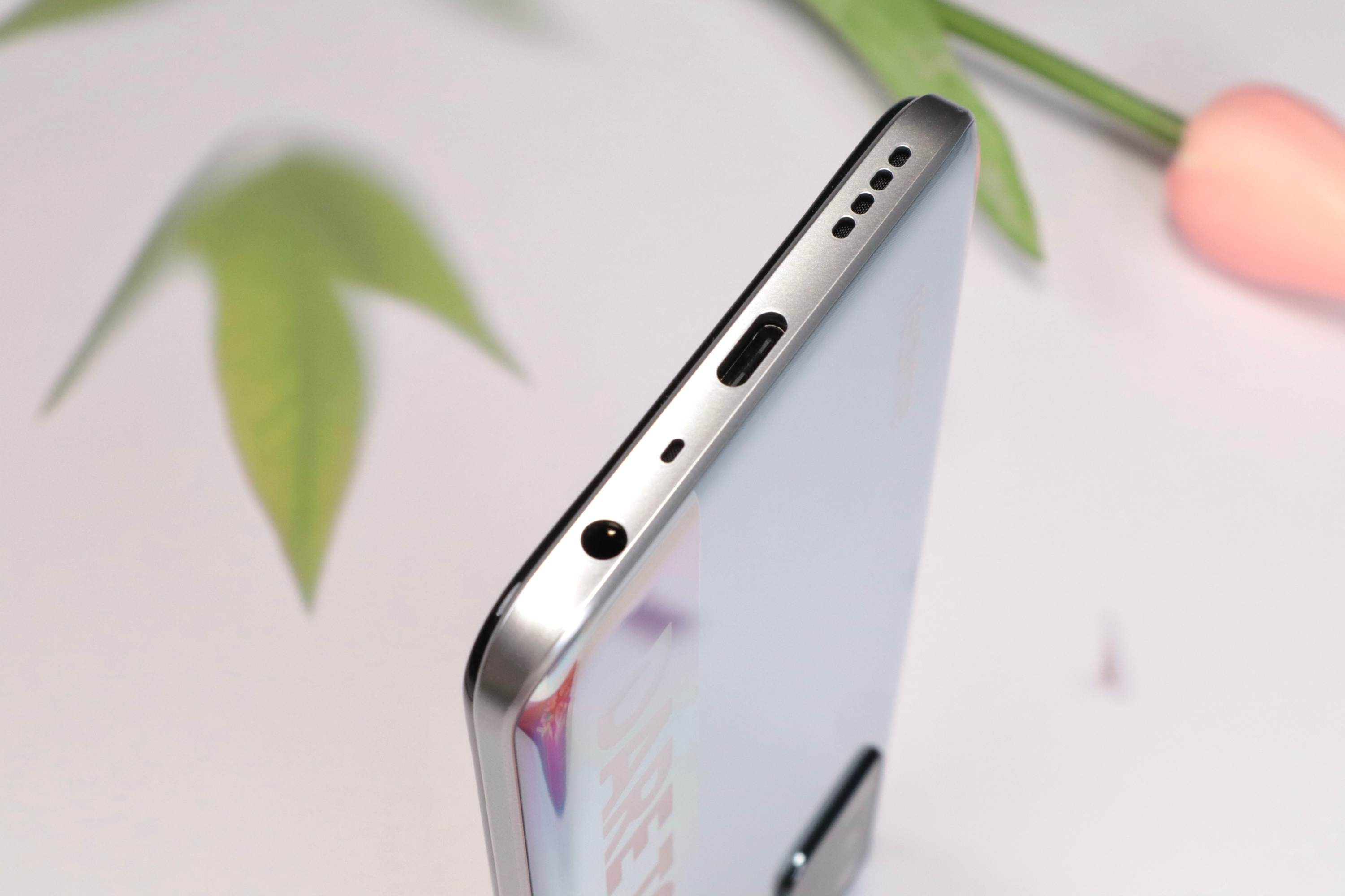 真我q3发布,在q2系列的百万销量的基础上,q3也致力打造成新的千元机皇