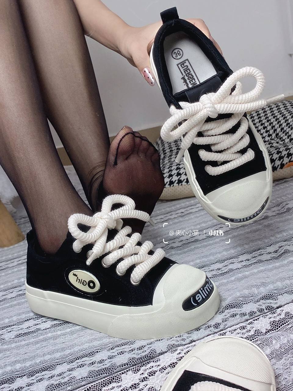 黑丝配板鞋,最新的爱好,就是有点憋汗#丝袜