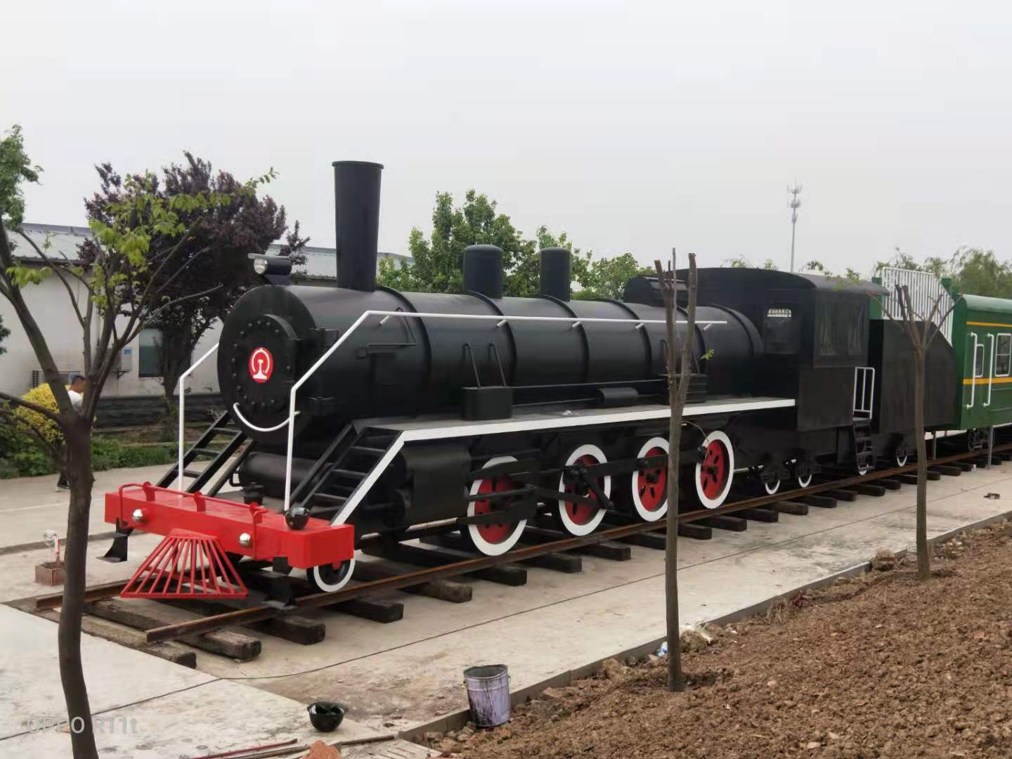 今天坐上了复古火车头,仿佛穿越了时光隧道,回到了那个纯真年代