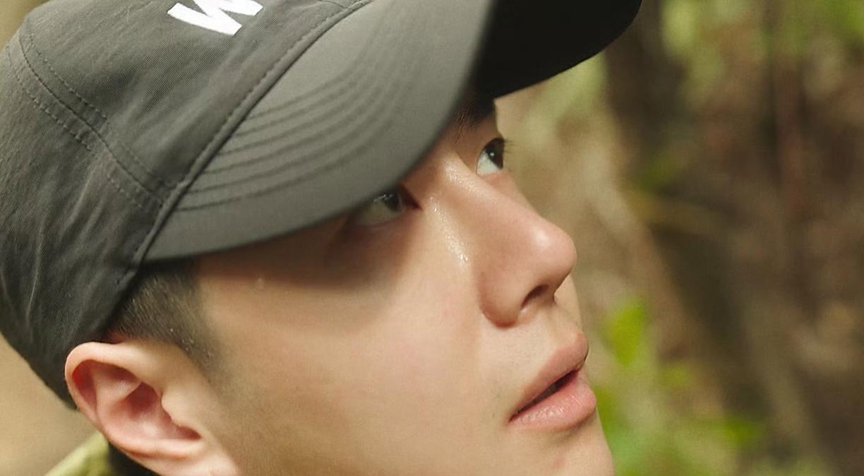 王一博竟然是素颜拍的呀,小胡子,粉刺都能看得清清楚楚,这颜值简直绝