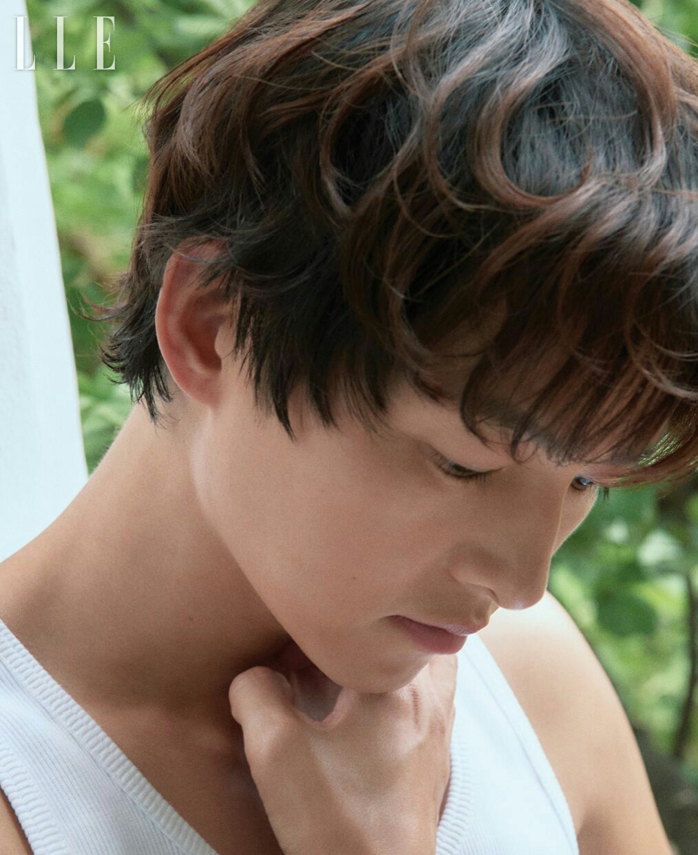 宋仲基与千玗嬉的杂志图