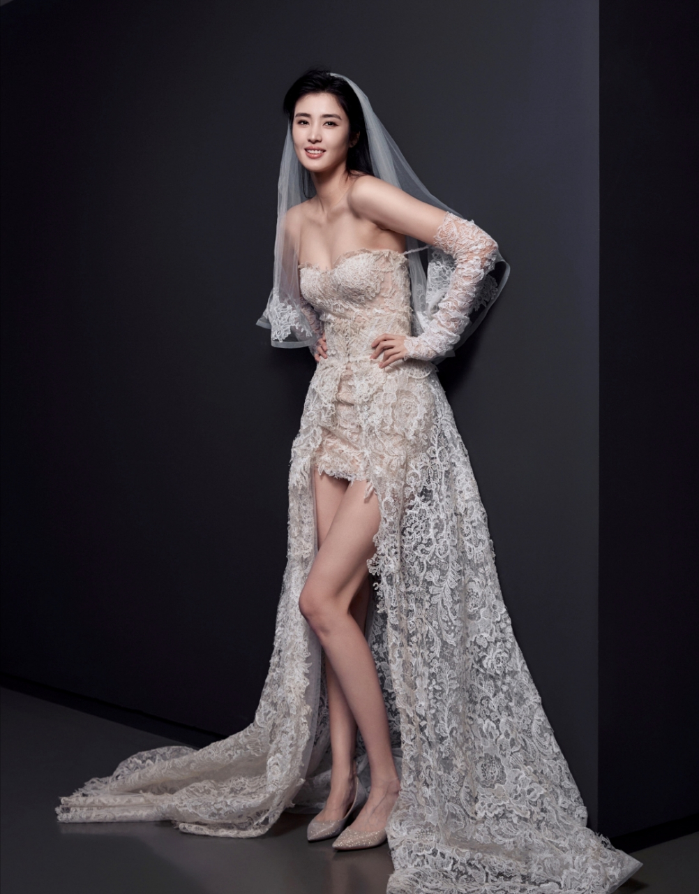 体育界也是美女层出不穷,前女足门将赵丽娜身材不输维密超模!