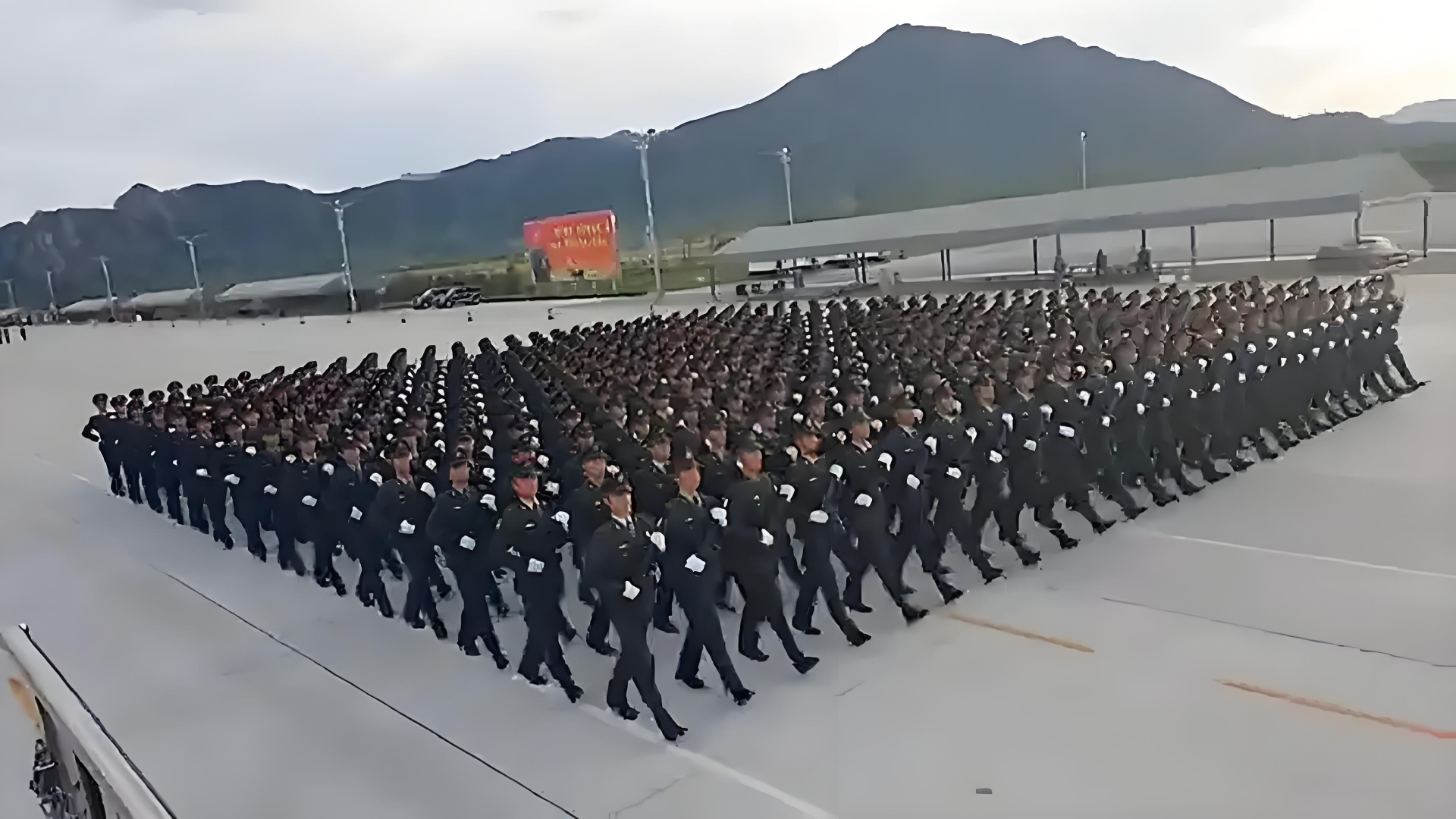 足球压球网-装备跟设备的区别装备与场地