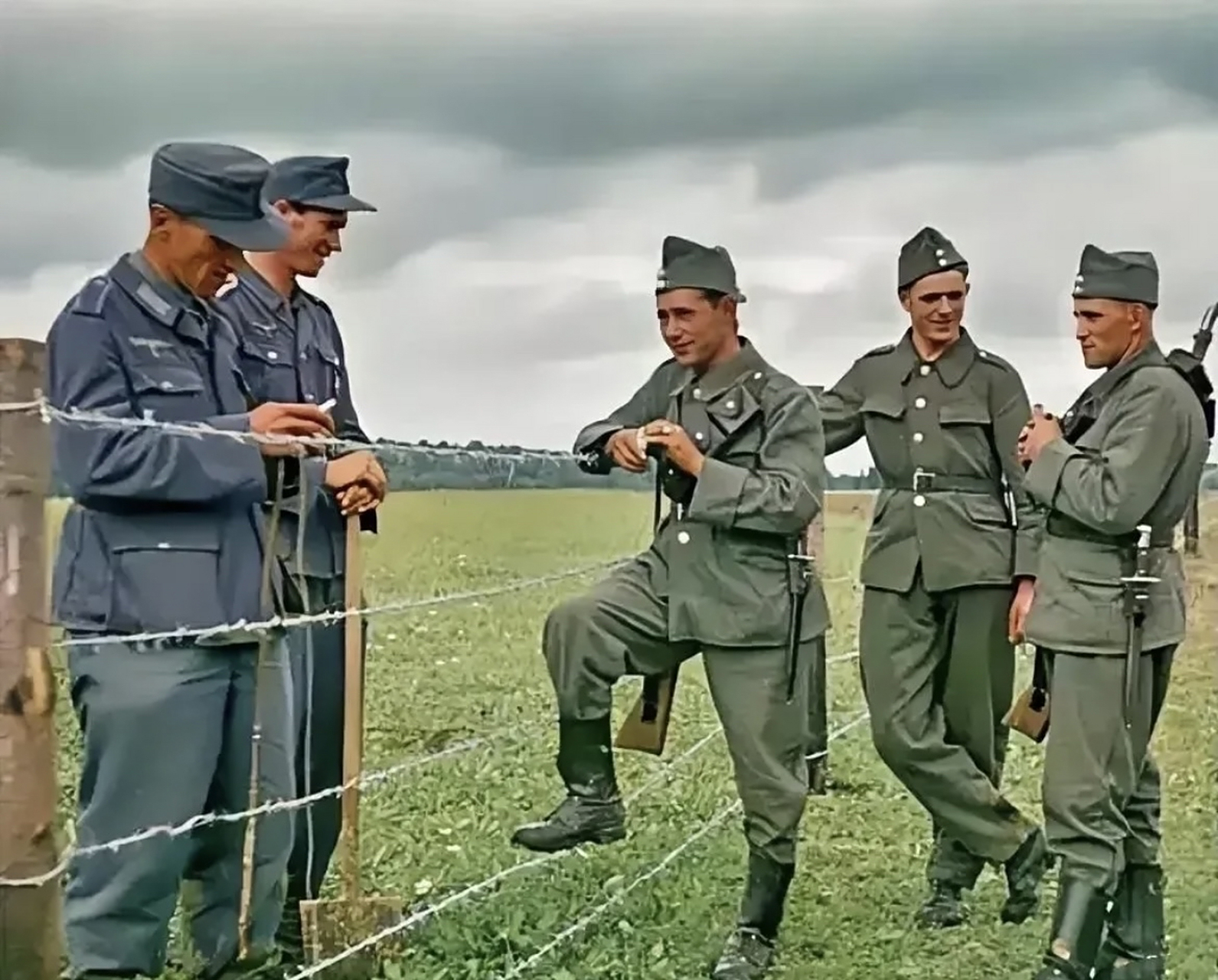 这是二战期间德瑞边境线拍摄的照片.