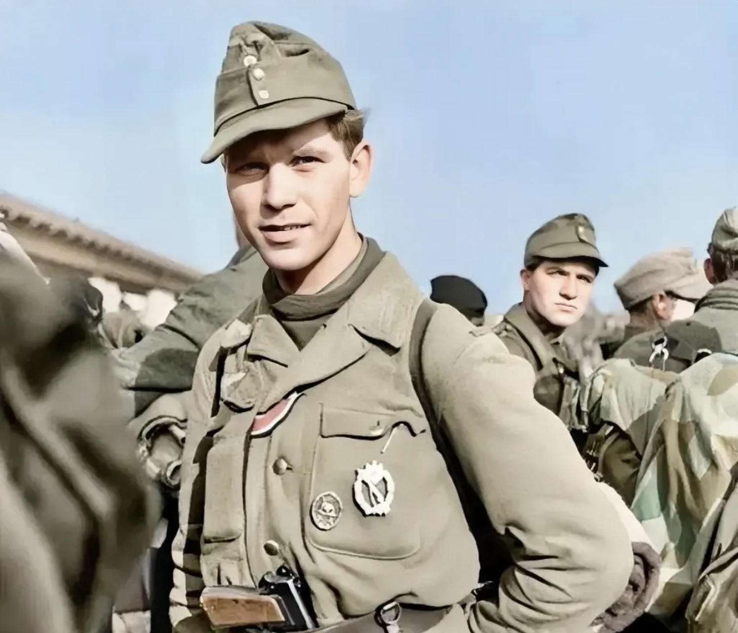 二战期间德国国防军士兵.这一刻应该已经到了二战后期.