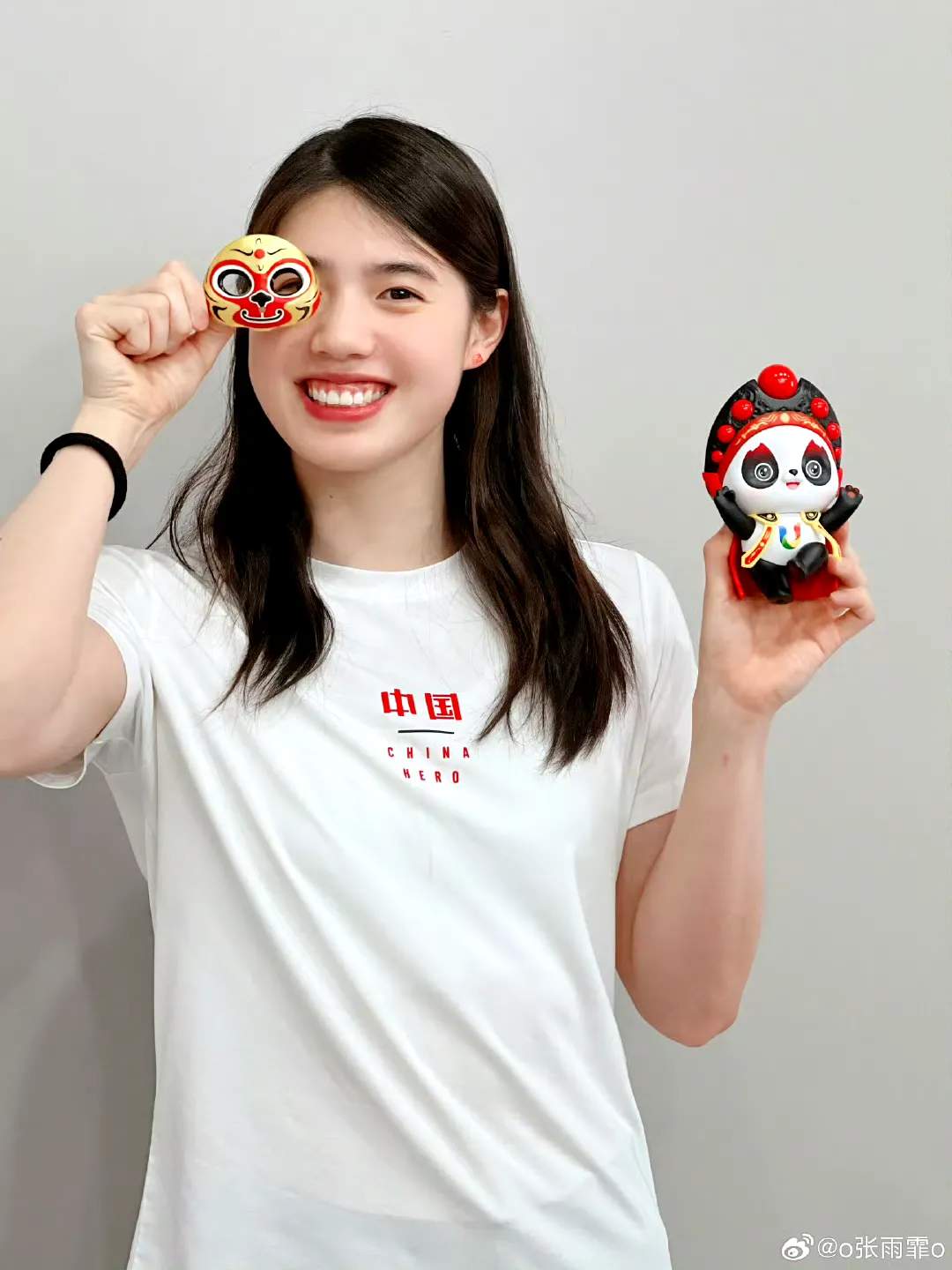 中国女子游泳运动员张雨霏的生活照