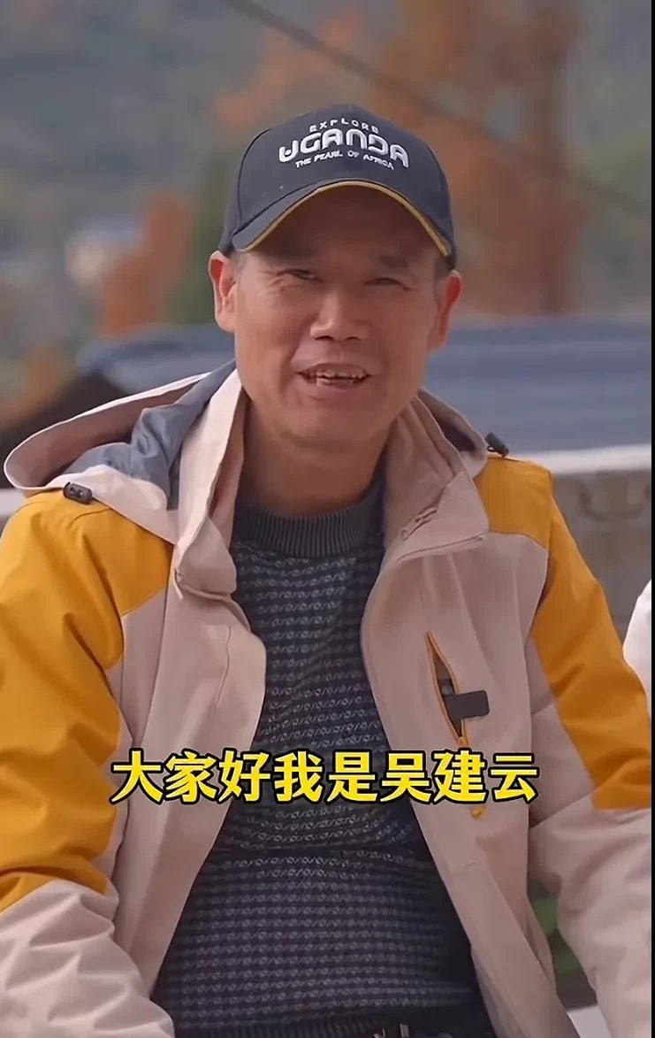 这小姑娘怎么越来越黑了,她爸都已经老得不行了