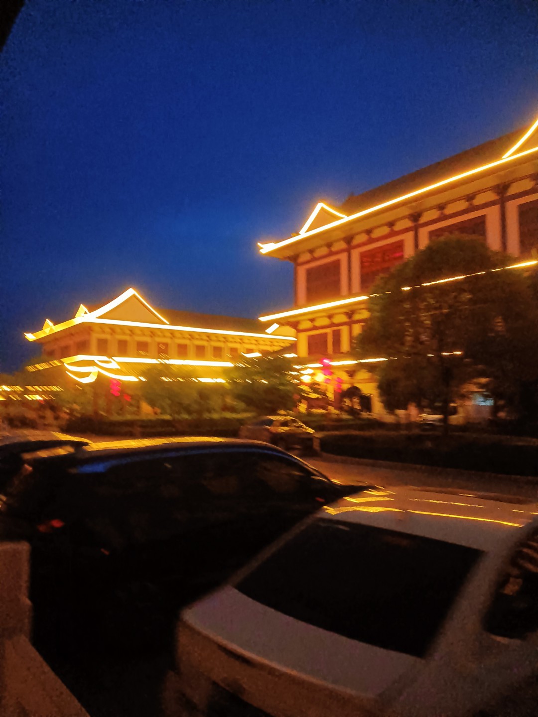 "今天,我再次深深地感受到:作为教师,我们的温度,就