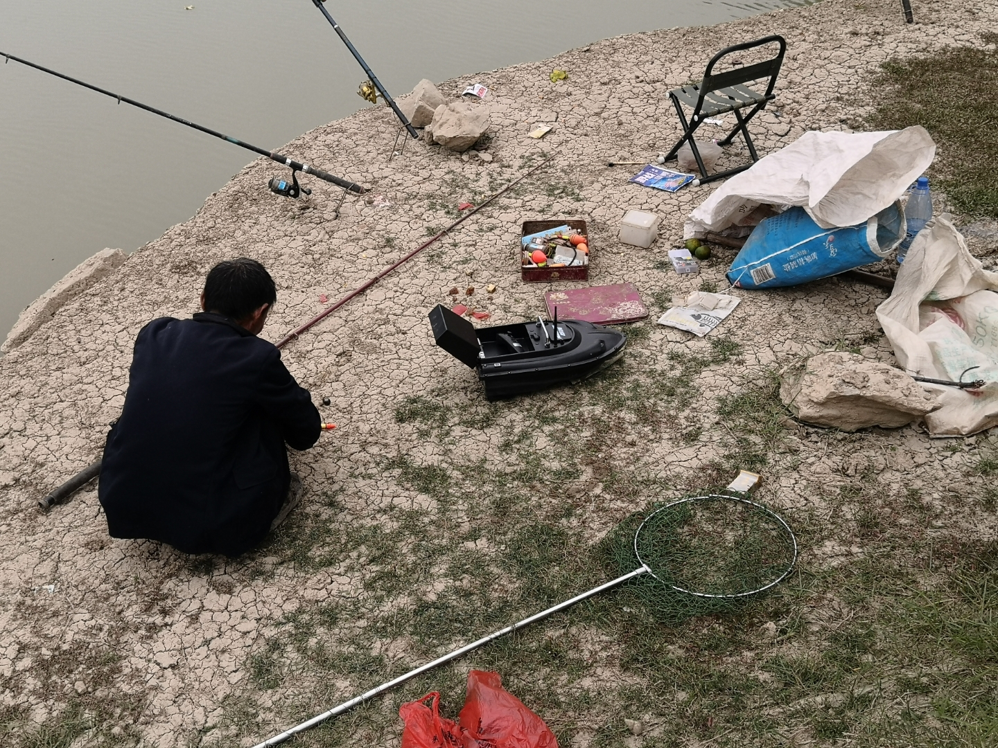 顽强的执着与精良的装备加上技术,终于有了不错的回报!致湘西钓者!