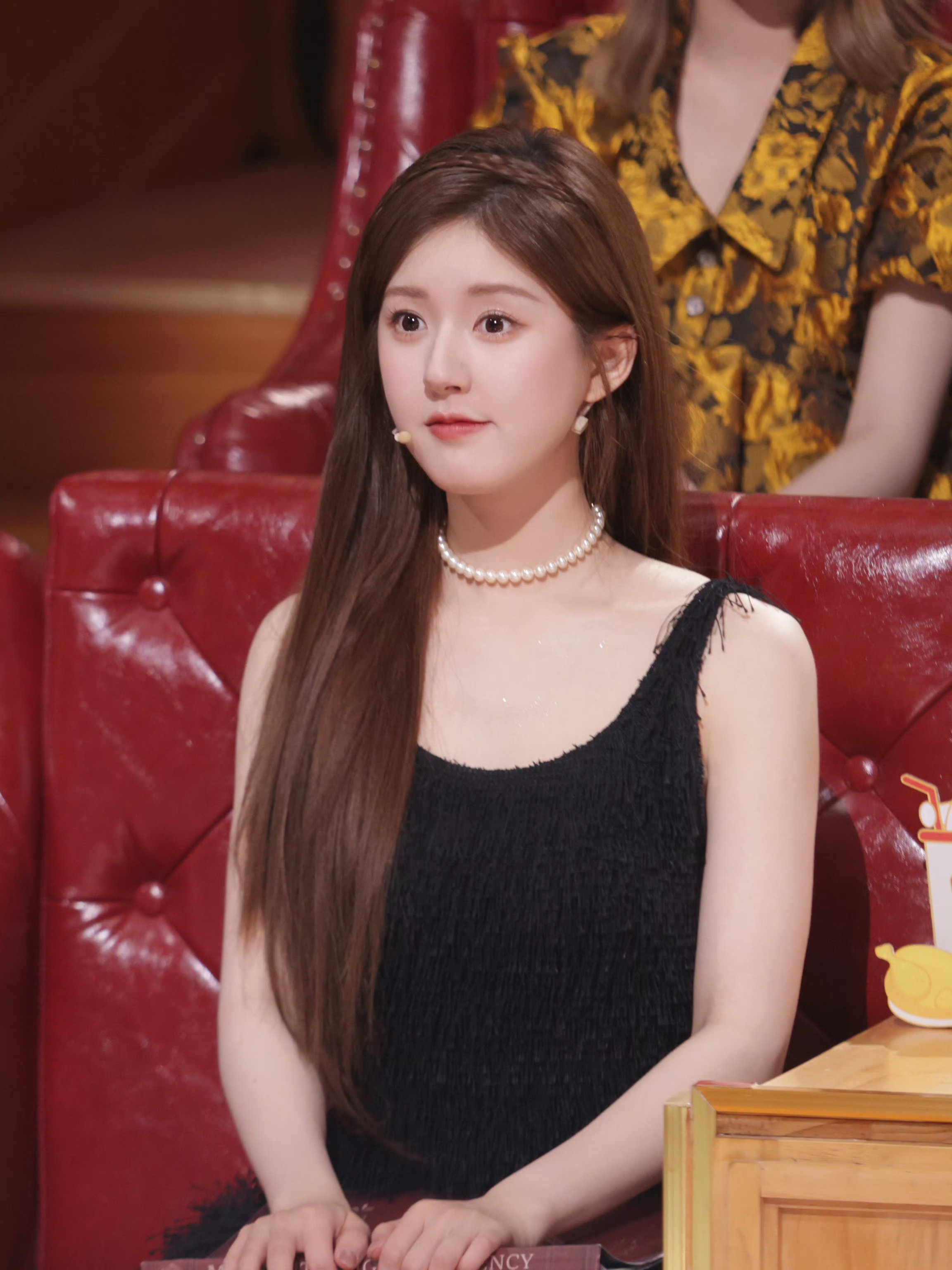 赵露思# #火星情报局# #养眼美女#  露思小可爱第一期火星情报局任务