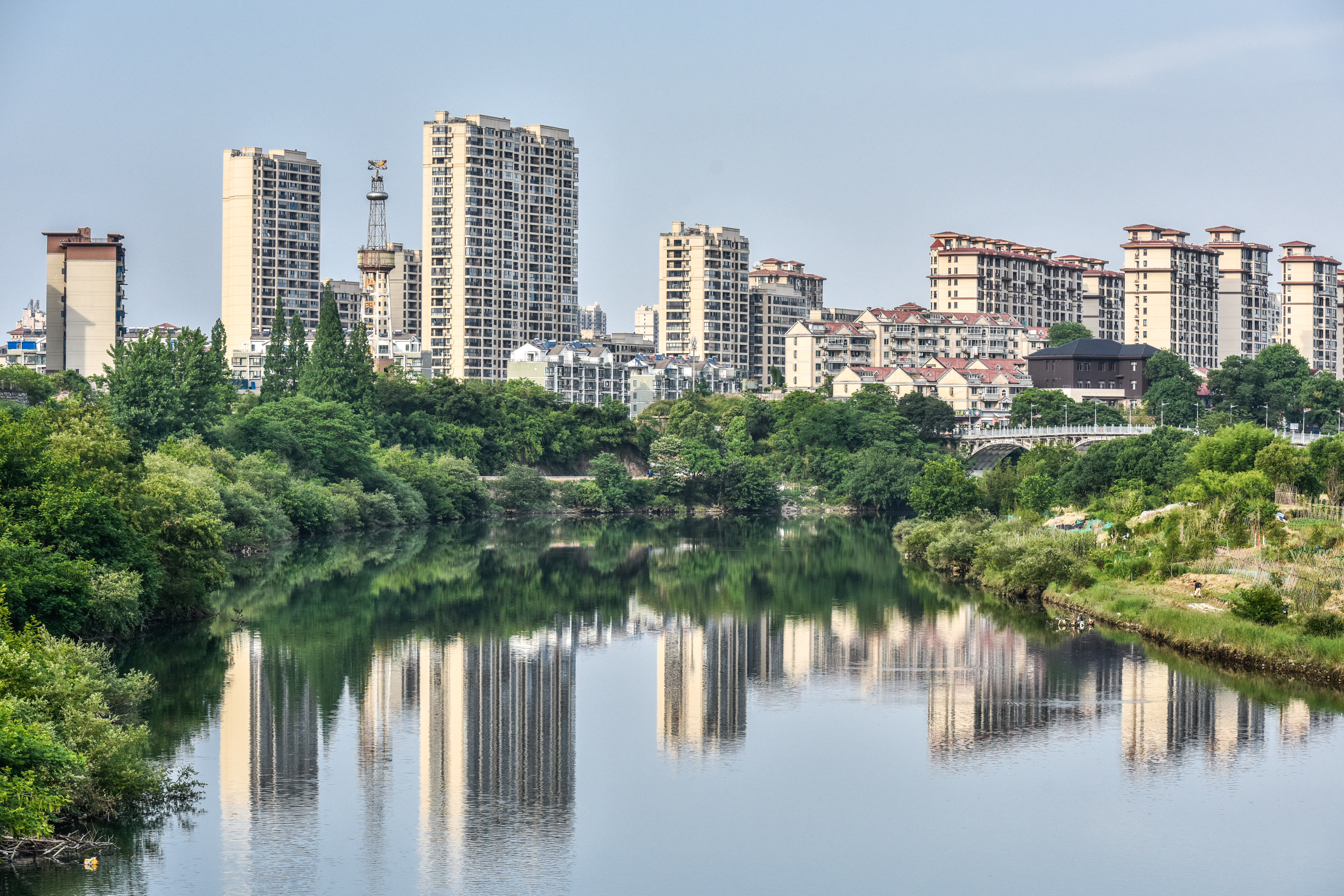 宁国市城西湖:城市公路间隙中的市民公园!