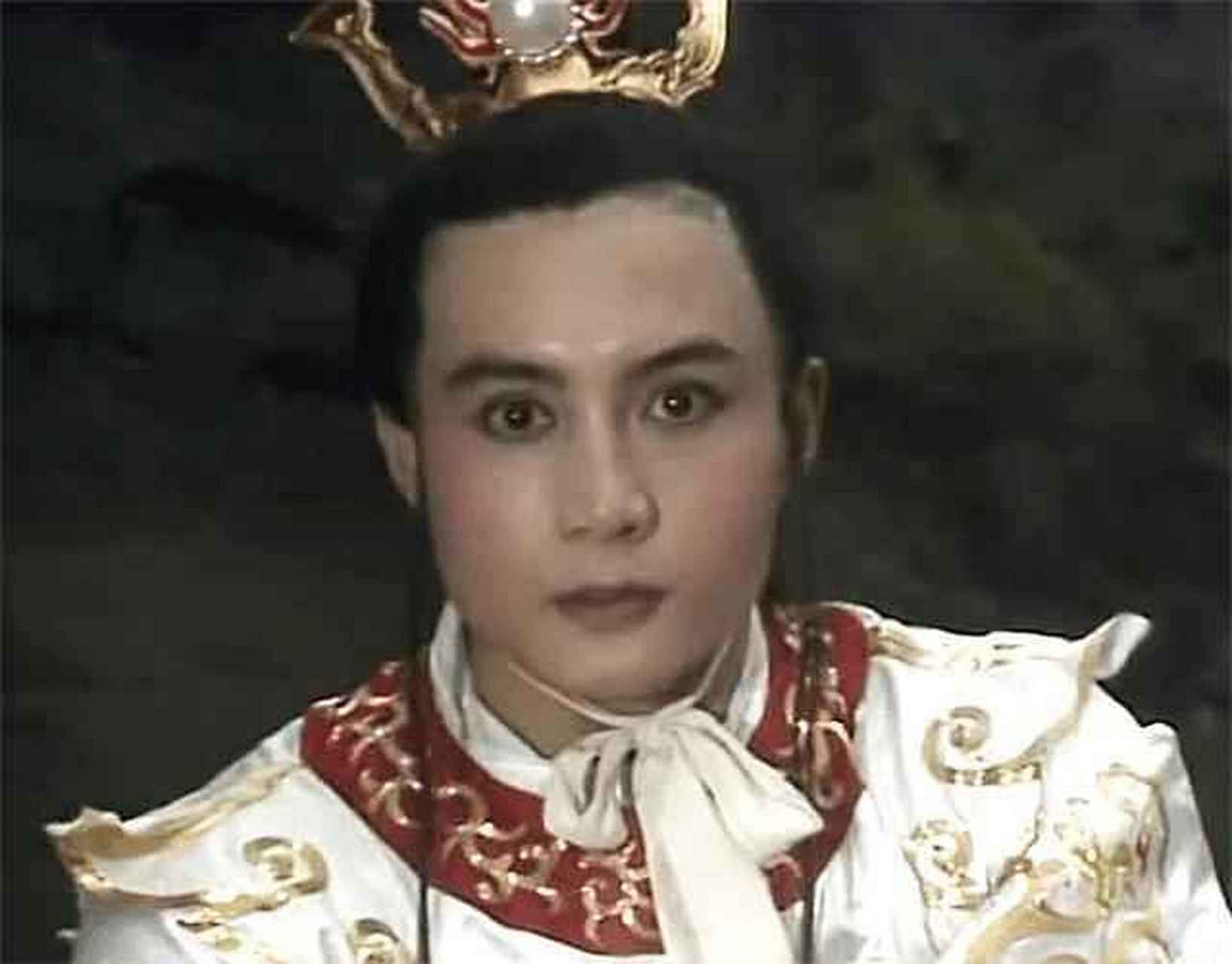 小白龙本是西海龙宫的三太子,因纵火烧了颠上明珠,而被自己的父亲告上