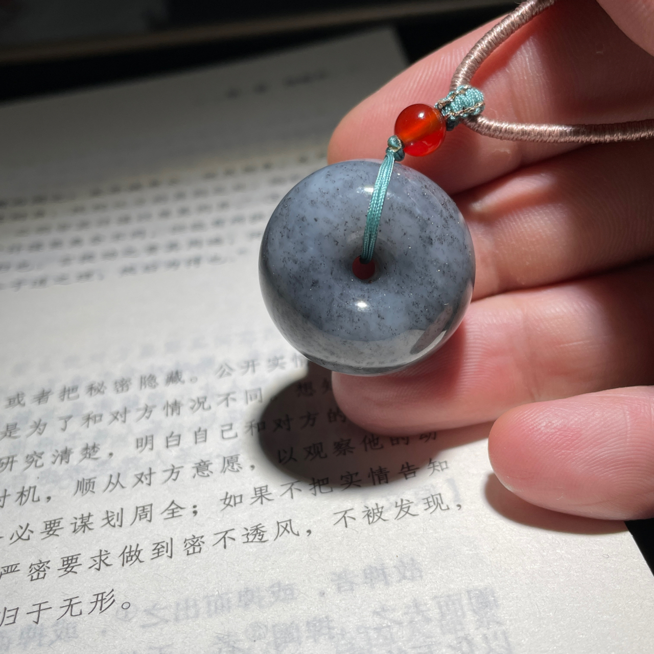 圆鼓鼓的和田玉新疆青花平安扣面包扣,好可爱哦!喜欢的来