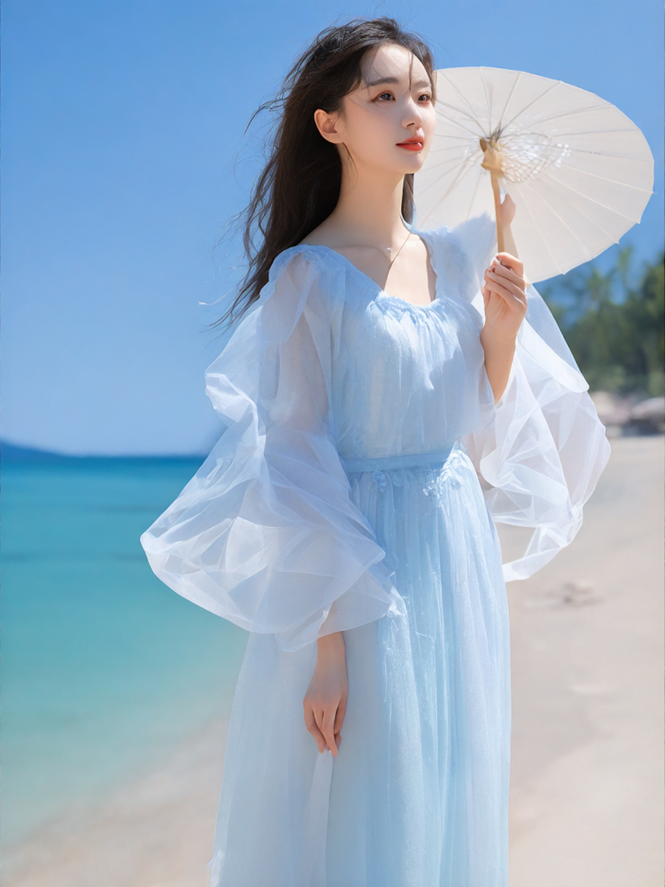 身着天蓝色的长裙,同碧波荡漾,纯净而深远,同洁白的云朵,轻盈而飘逸.