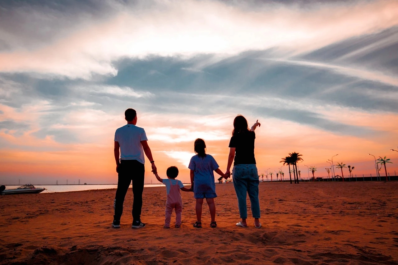 家是讲爱的地方,家是温馨的港湾,家是心灵的归宿.