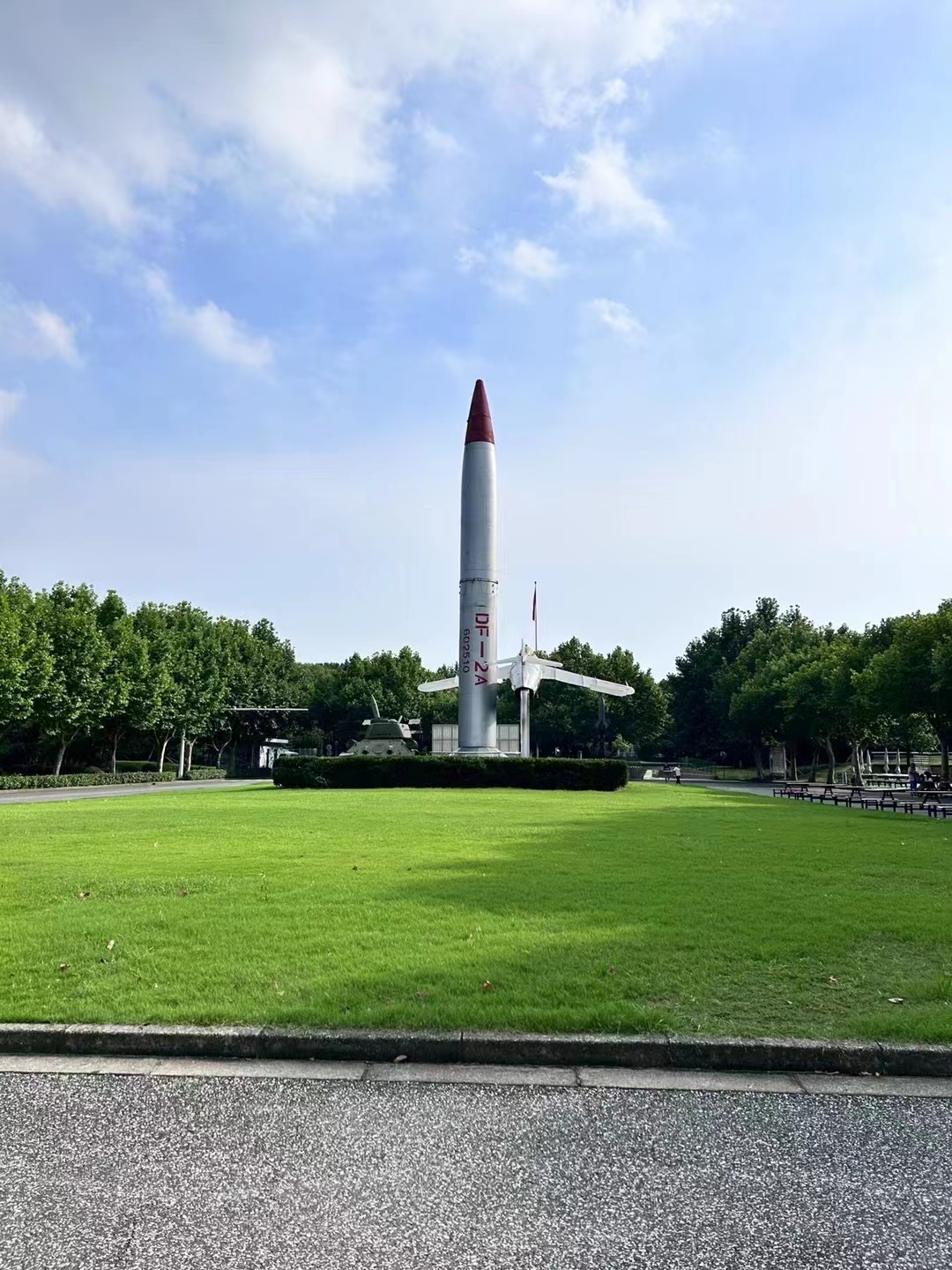 后来我才知道,他不是因为工资低而离职,一个月6000元还算可以吧?