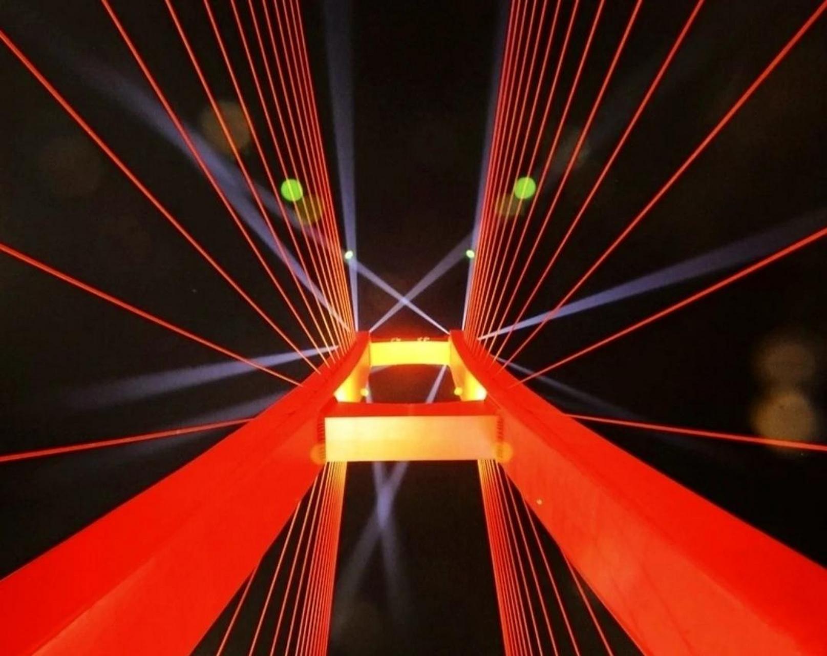 天水旅游最新打卡地-天水红桥,红桥是天水市的一座标志性建筑,位于