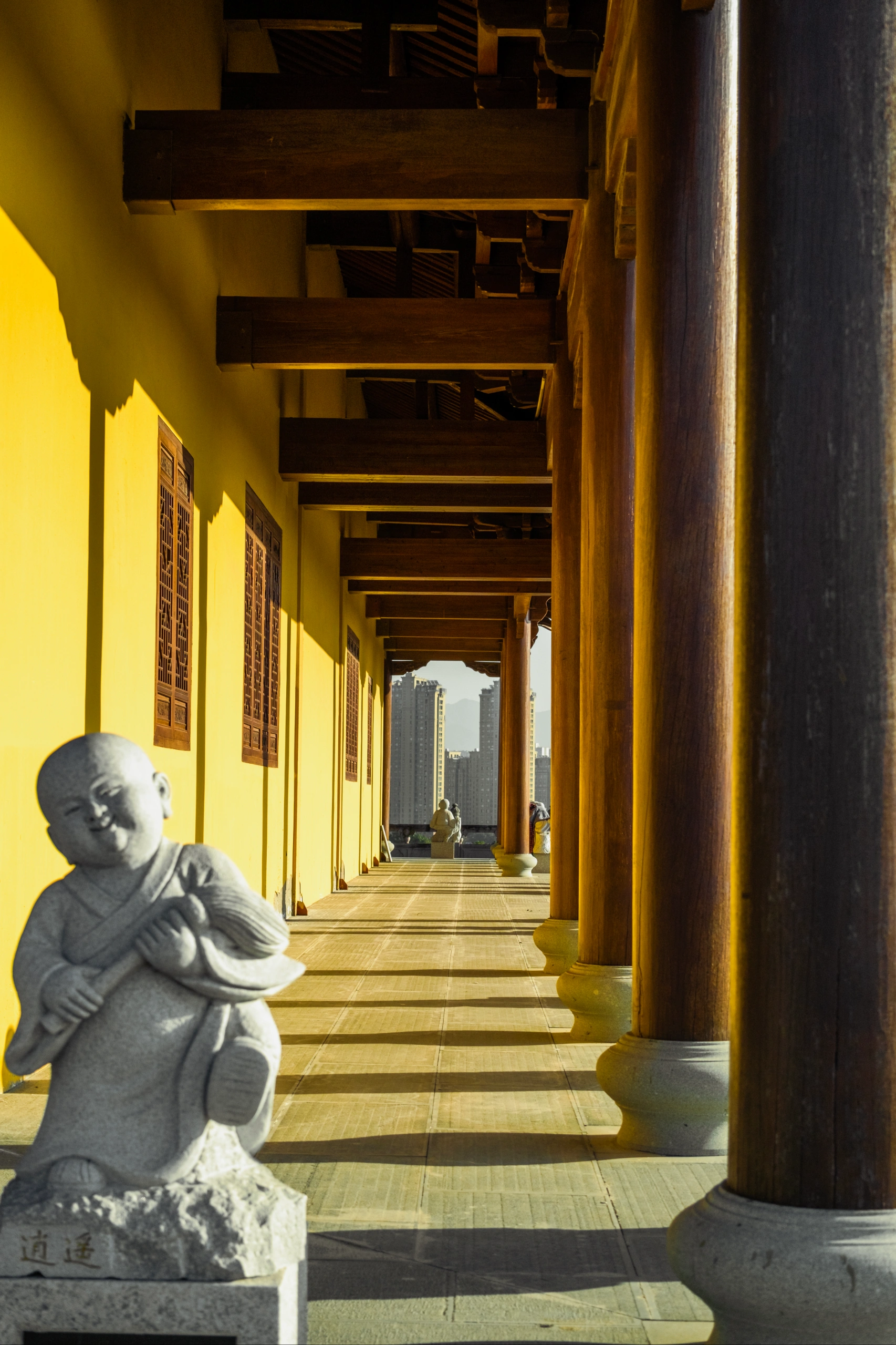 近日,苏州太平禅寺的一棵千年古银杏树在网络上引发了广泛关注