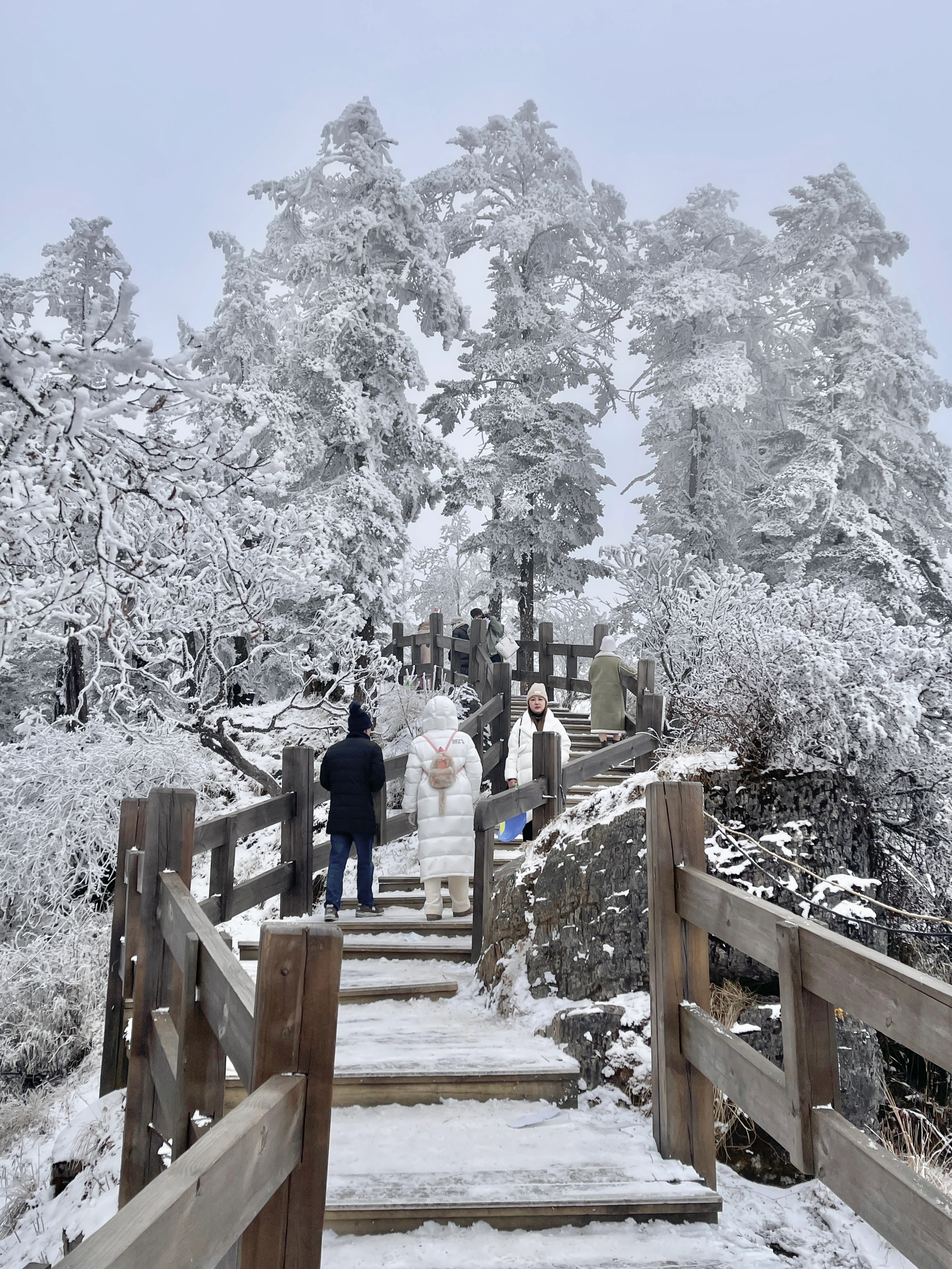 成都周边雪山景点图片