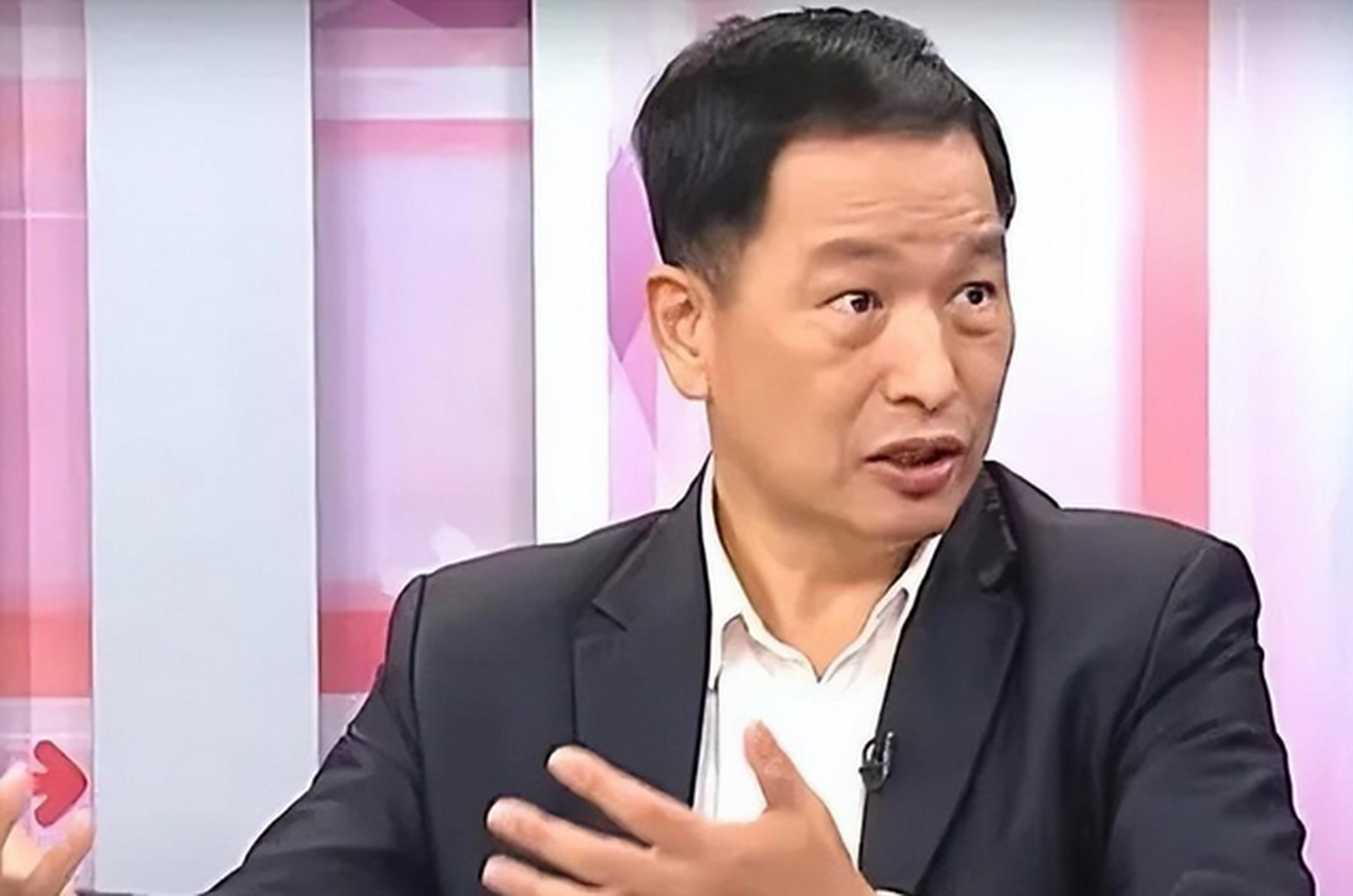 台湾前空军司令张延廷,在媒体发文怒骂台湾有些人到现在还不把大陆当