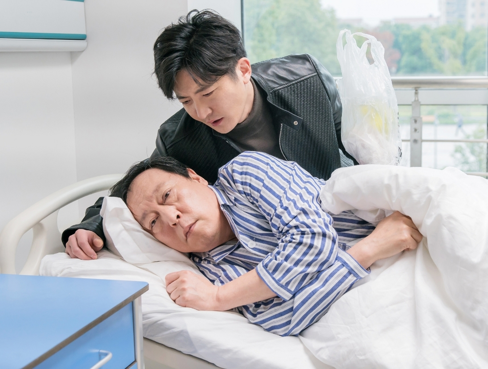 青年演员郭京飞在电视剧《都挺好》中的演技可圈可点,他在剧中饰演